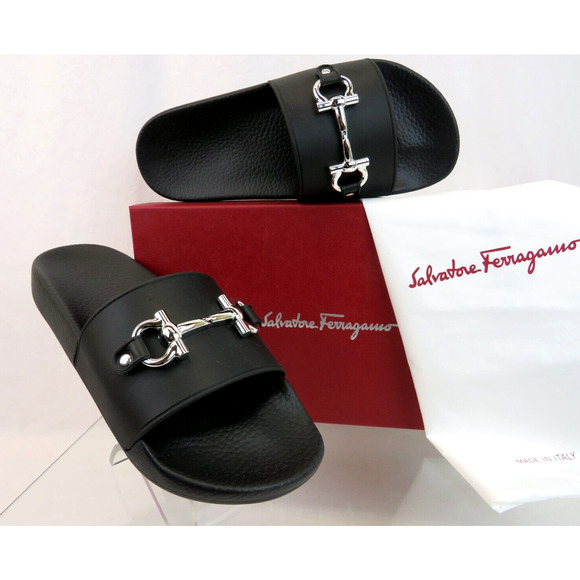 NIB FERRAGAMO GROOVY 11 BLACK RUBBER SILVER GANCINI BIT LOGO SANDALS SLIDES 9 M - Picture 1 of 13